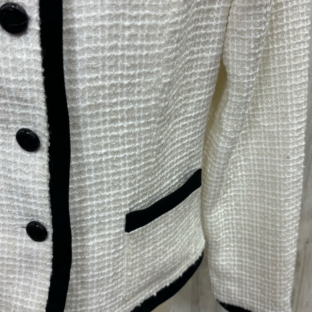 Perceptions Vintage Boucle Button Front Blazer - image 3